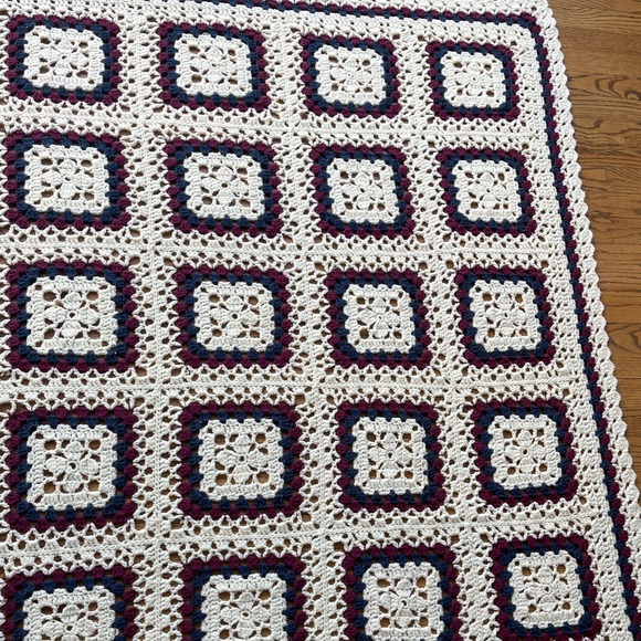Handmade Large Granny Square Afghan Blanket 58 x 81 - Picture 11 of 13